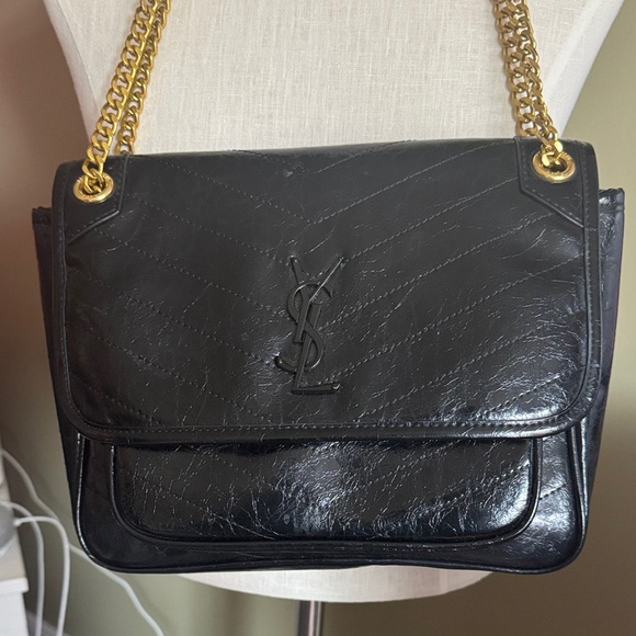 Saint Laurent Black Quilted Leather Shoulder Bag with Gold Chain. - Picture 14 of 16